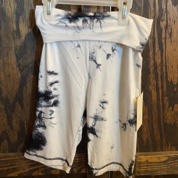 NWT❤️❤️ running shorts ❤️❤️ - Picture 2 of 8